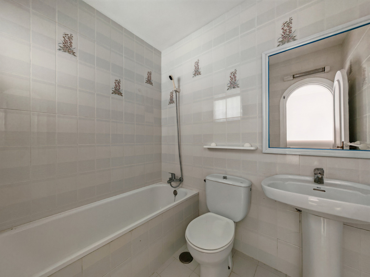 2 bedroom Townhouses for sale in Cabopino – R5236669