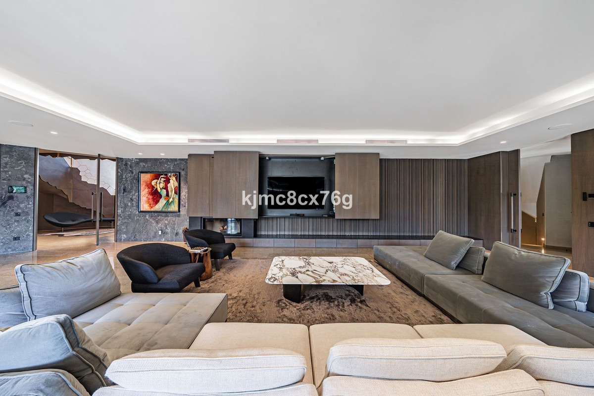 10 bedroom Villas for sale in Guadalmina Baja – R5044666 10 bedroom Villas for sale in Guadalmina Baja – R5044666