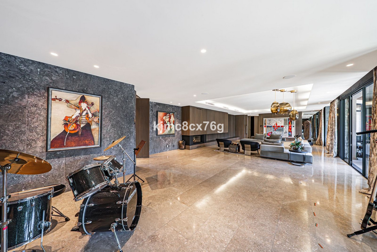 10 bedroom Villas for sale in Guadalmina Baja – R5044666 10 bedroom Villas for sale in Guadalmina Baja – R5044666