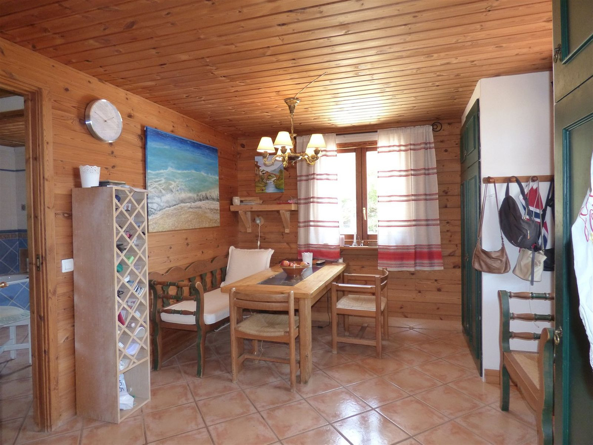 6 bedroom Villas for sale in Mijas – R5306743