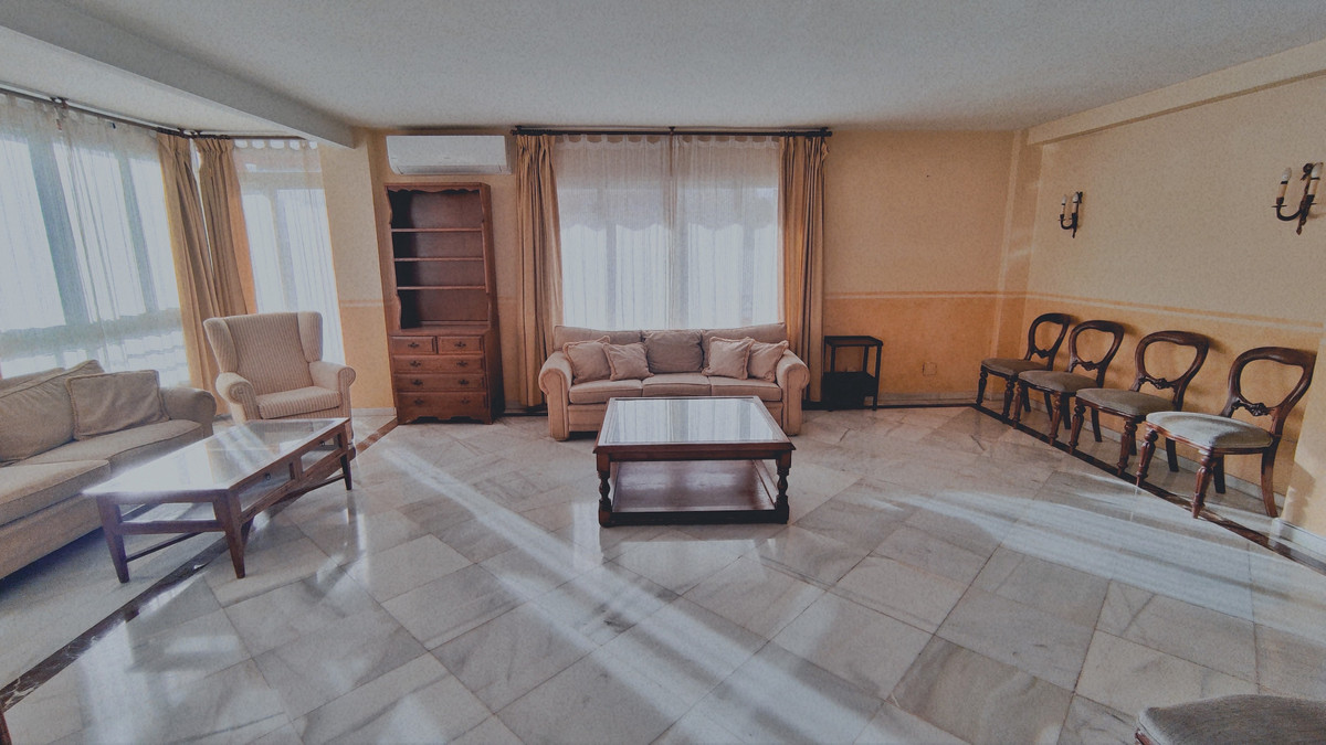 Apartamentos de 4 dormitorios en venta en Marbella – R5039482