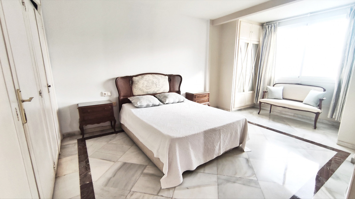 Apartamentos de 4 dormitorios en venta en Marbella – R5039482