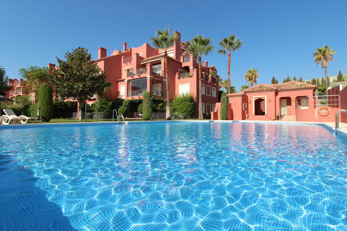 2 bedroom Apartments for sale in Monte Halcones – R5161270