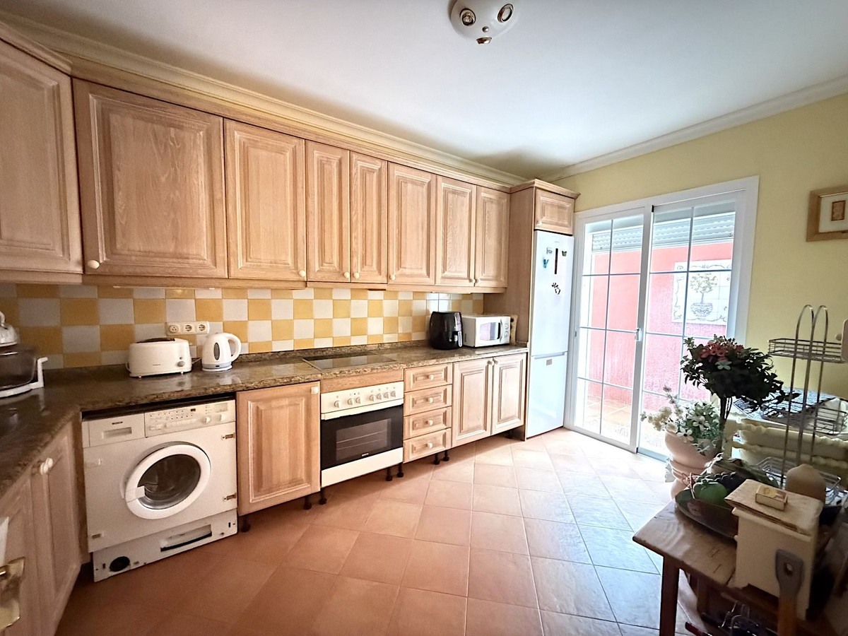 2 bedroom Apartments for sale in Monte Halcones – R5161270