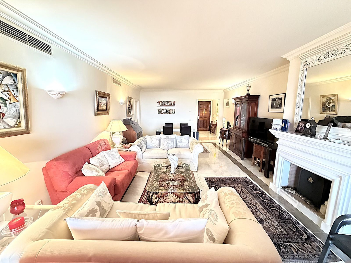 2 bedroom Apartments for sale in Monte Halcones – R5161270