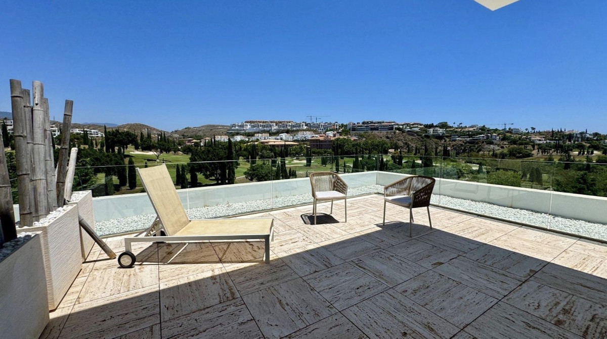 6 bedroom Villas for sale in Los Flamingos – R5292973