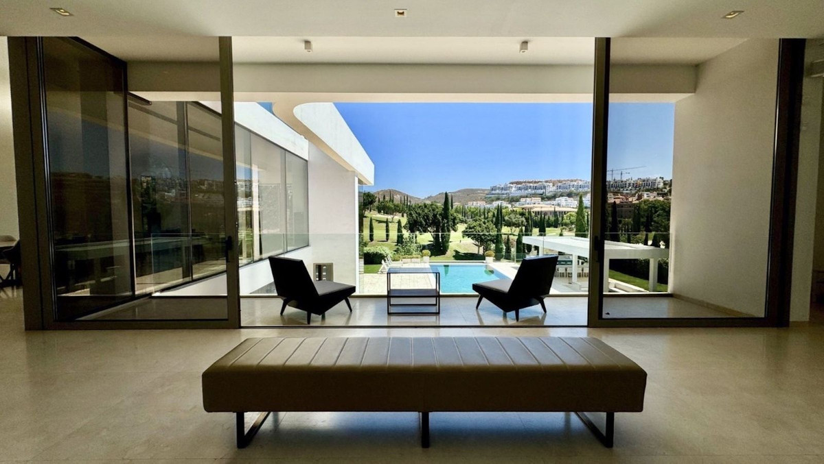 6 bedroom Villas for sale in Los Flamingos – R5292973