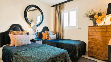 2 bedroom Apartments for sale in Elviria – R5070859