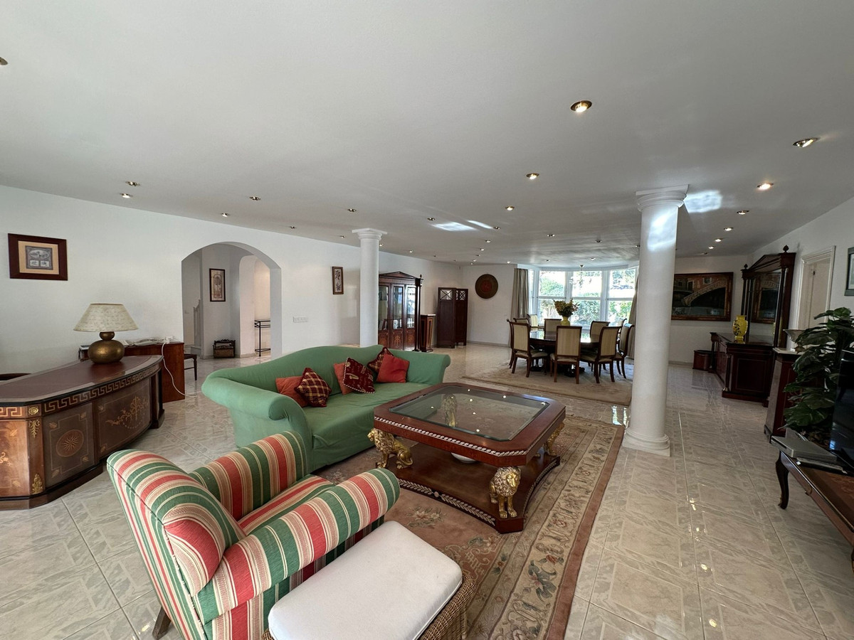 Villas de 5 dormitorios en venta en Marbesa – R5304679 Villas de 5 dormitorios en venta en Marbesa – R5304679