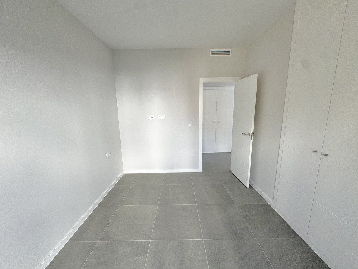 4 bedroom Semi-detached for sale in Riviera del Sol – R5249029