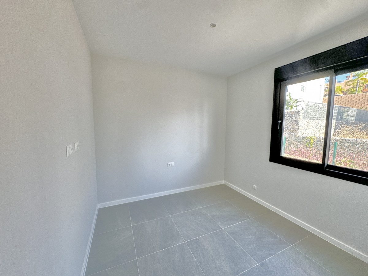 4 bedroom Semi-detached for sale in Riviera del Sol – R5249029