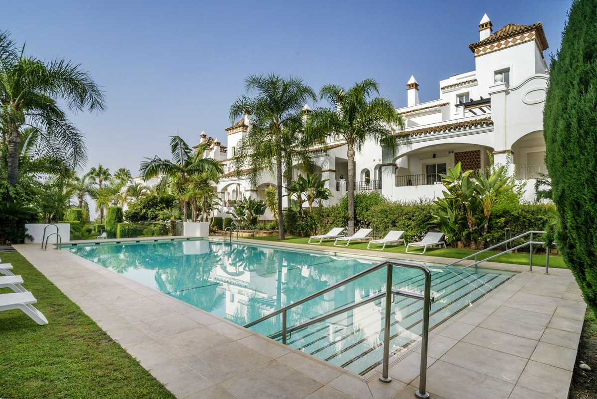 3 bedroom Apartments for sale in Marbella – R5153680