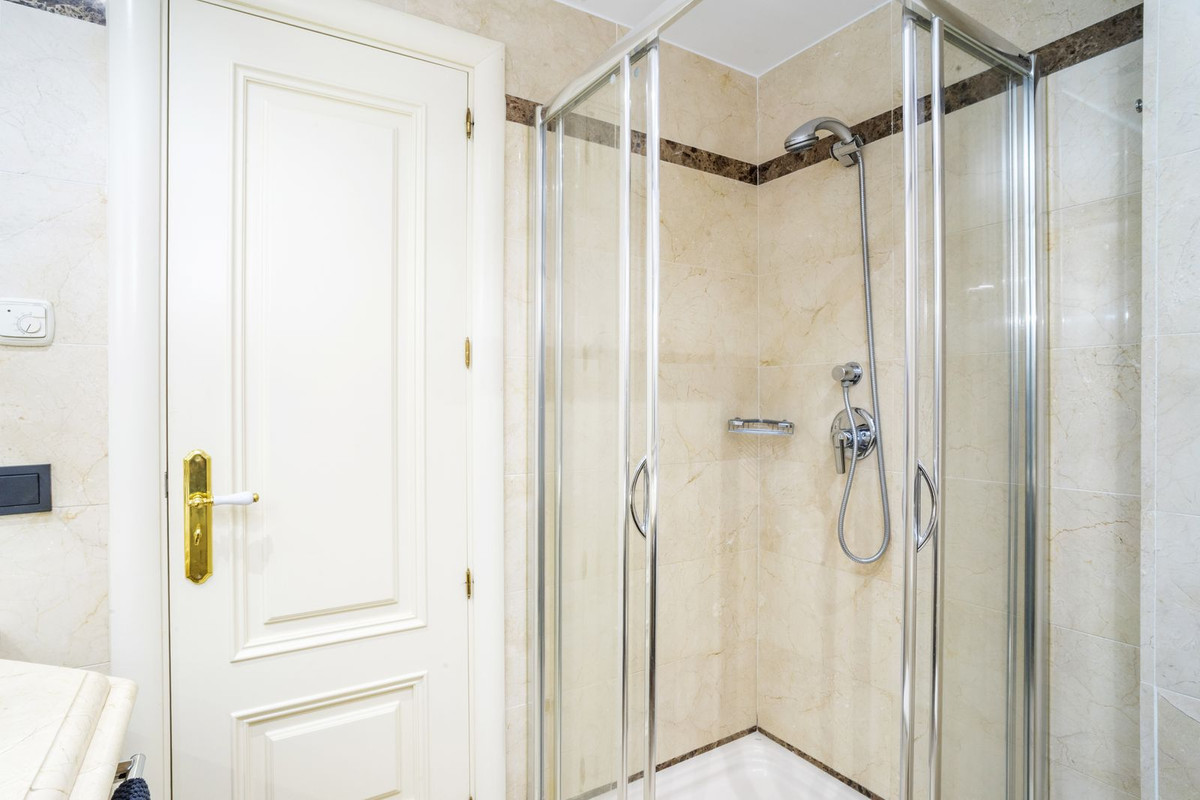 3 bedroom Apartments for sale in Marbella – R5153680