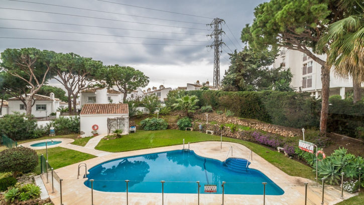 Apartamentos de 2 dormitorios en venta en Calahonda – R5283715 en 