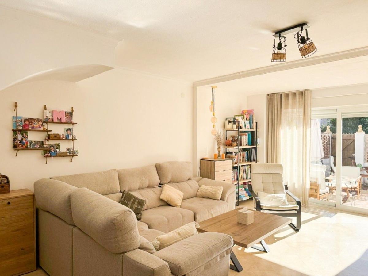 2 bedroom Townhouses for sale in Elviria – R5300257