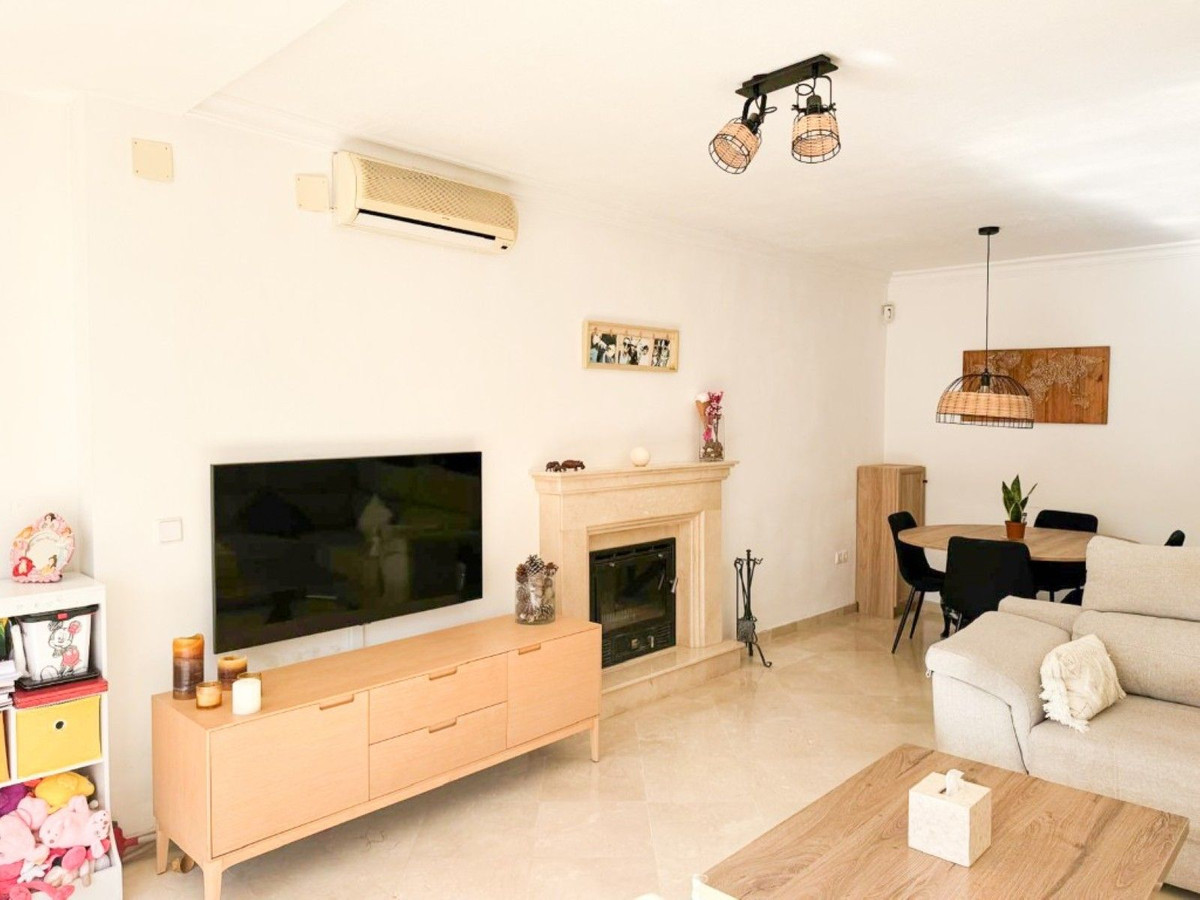 2 bedroom Townhouses for sale in Elviria – R5300257