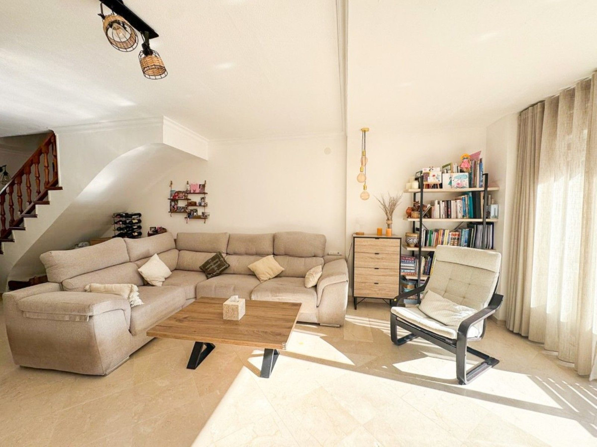 2 bedroom Townhouses for sale in Elviria – R5300257