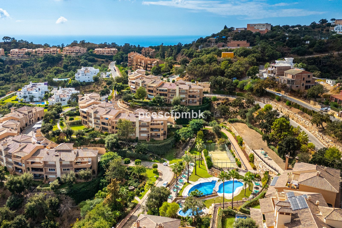 2 bedroom Apartments for sale in La Mairena – R5252959