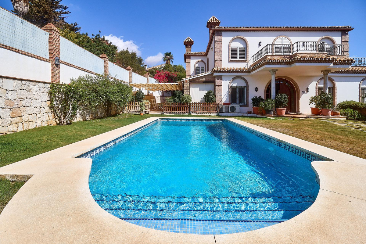 4 bedroom Villas for sale in Mijas – R4834549