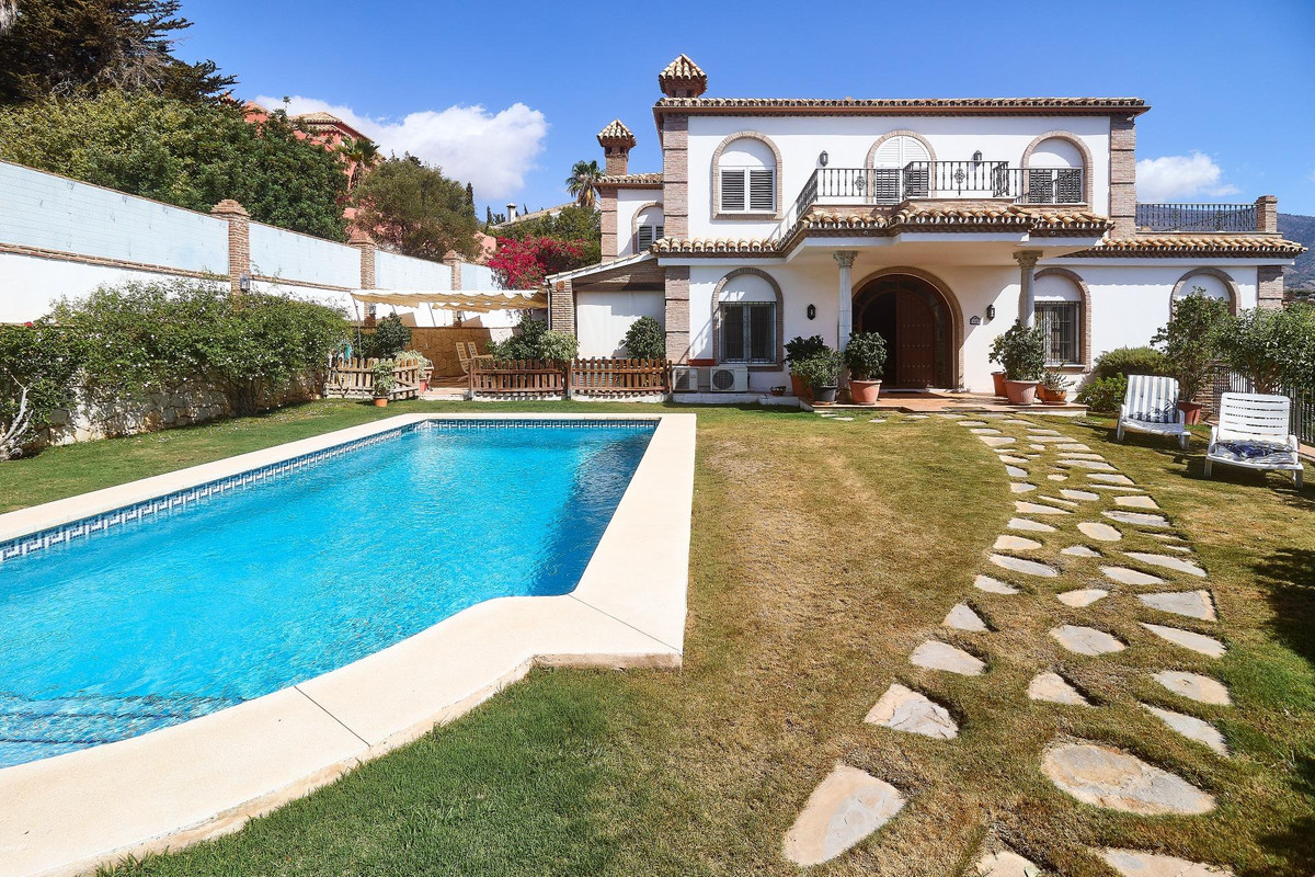 4 bedroom Villas for sale in Mijas – R4834549