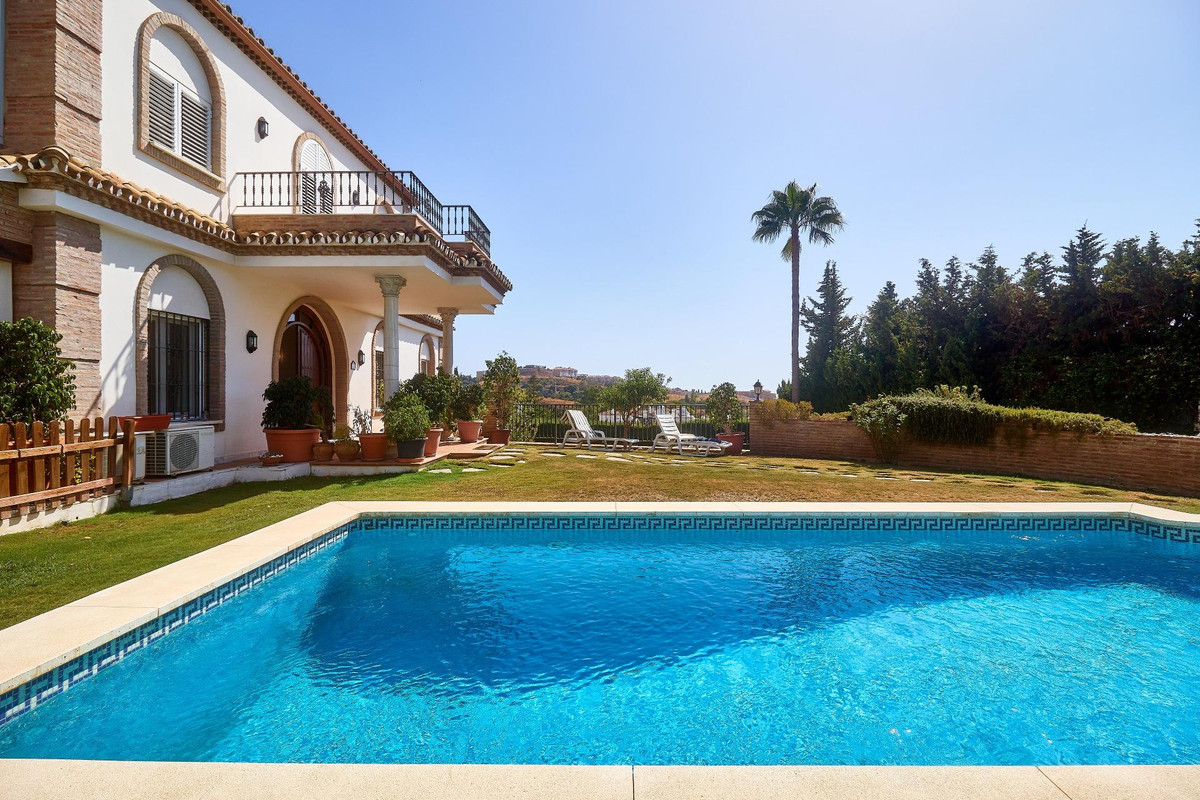 4 bedroom Villas for sale in Mijas – R4834549