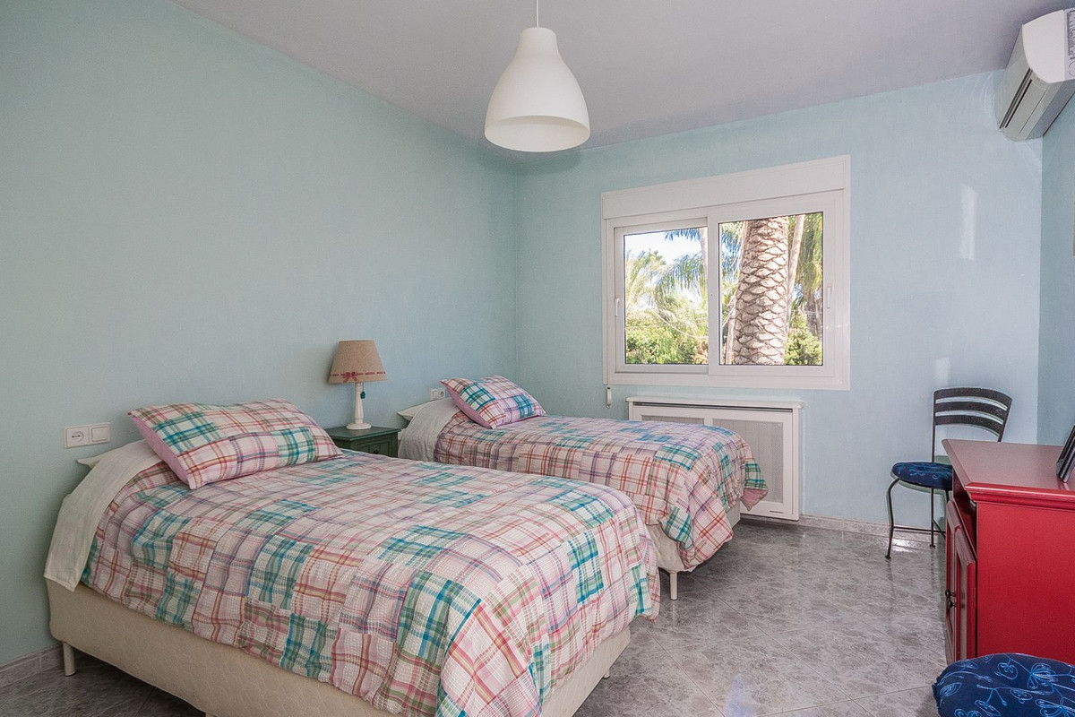 4 bedroom Villas for sale in Marbesa – R5272894 4 bedroom Villas for sale in Marbesa – R5272894