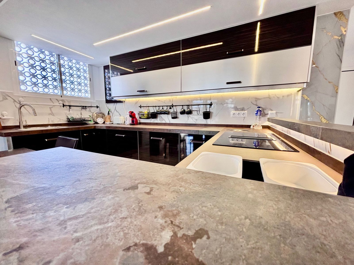 2 bedroom Penthouses for sale in Marbella – R5264401