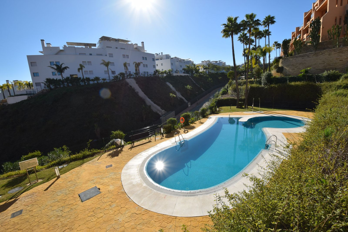 2 bedroom Apartments for sale in La Cala de Mijas – R5292763