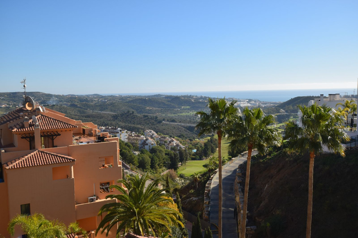 2 bedroom Apartments for sale in La Cala de Mijas – R5292763