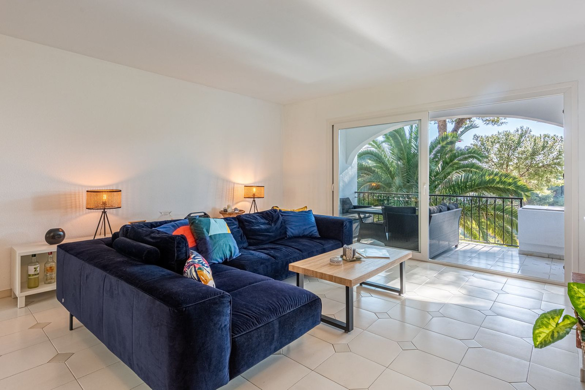 2 bedroom Penthouses for sale in Miraflores – R5286055