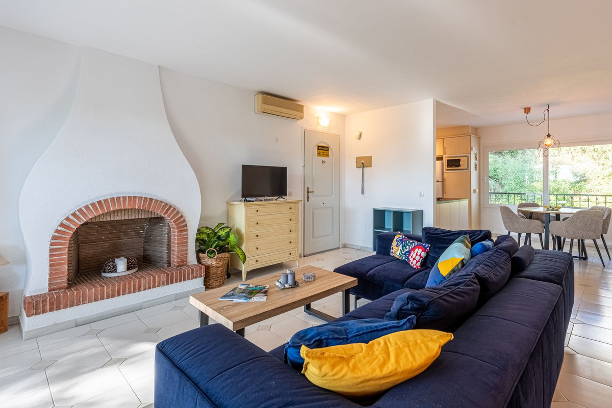 2 bedroom Penthouses for sale in Miraflores – R5286055