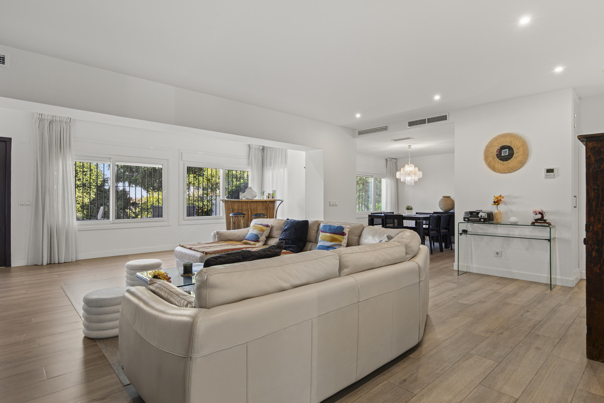 4 bedroom Villas for sale in Guadalmina Alta – R5227861