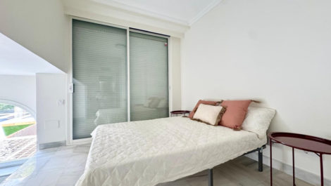 Apartamentos de 3 dormitorios en venta en Marbella – R5236963