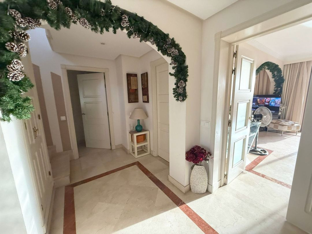 3 bedroom Penthouses for sale in Marbella – R5265130