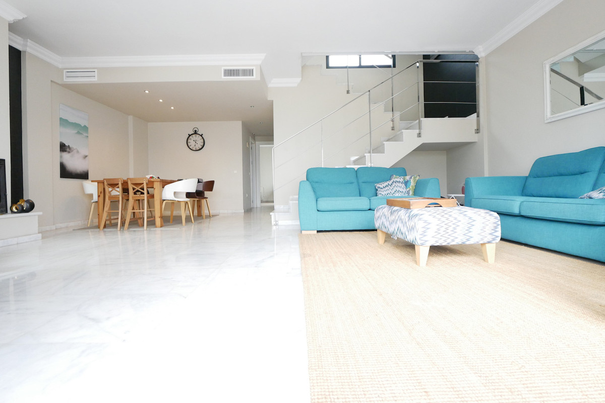 3 bedroom Townhouses for sale in La Mairena – R5286475