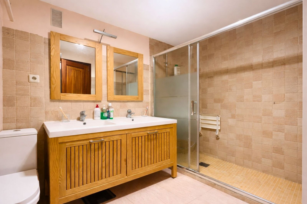 2 bedroom Apartments for sale in Marbella – R5299585