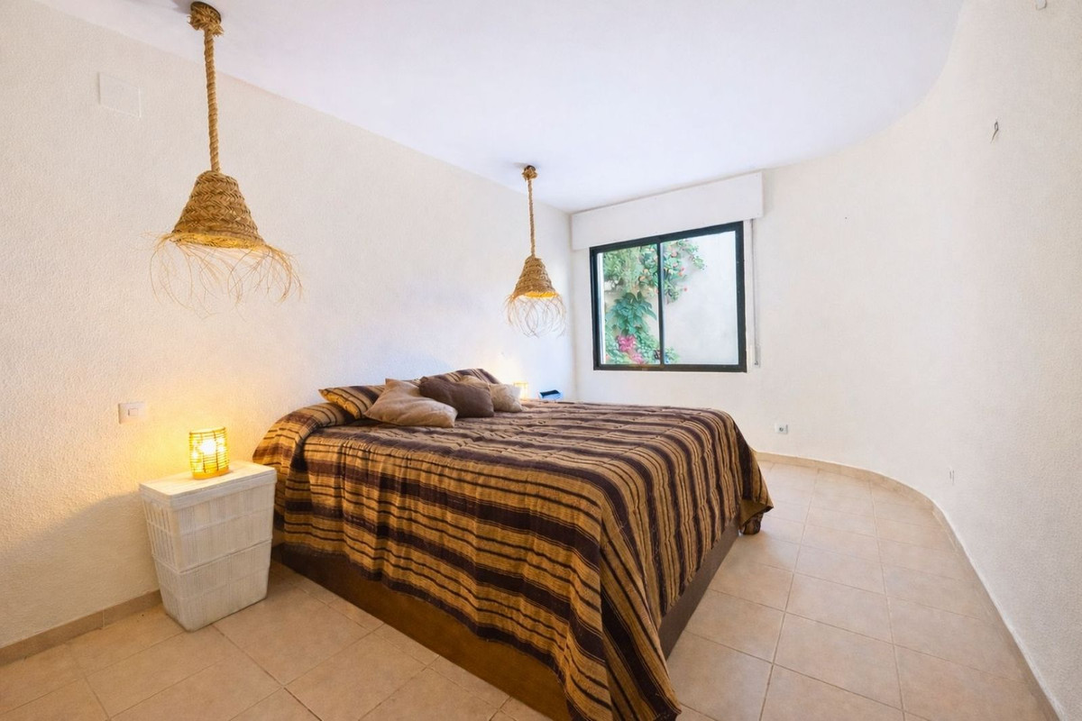 2 bedroom Apartments for sale in Marbella – R5299585