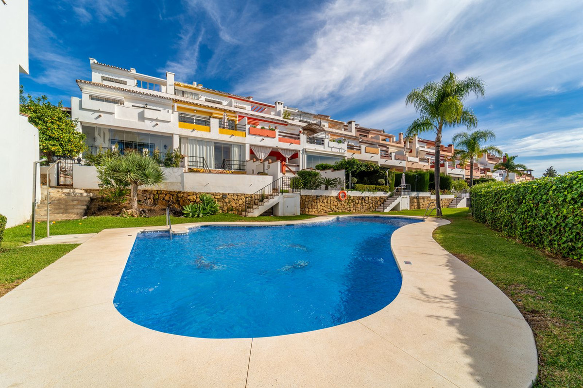 Adosados de 3 dormitorios en venta en Marbella – R5213557