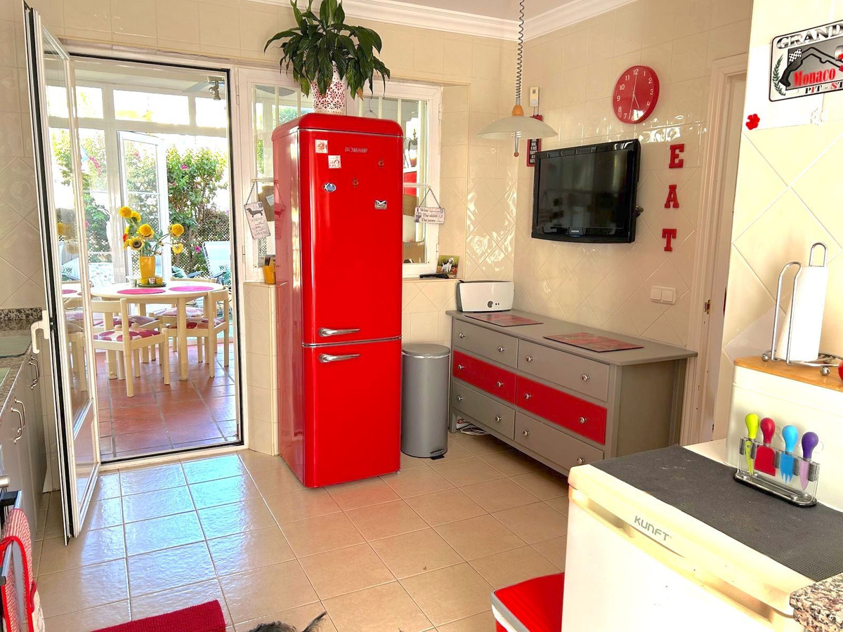 Pareados de 3 dormitorios en venta en Elviria – R5299516