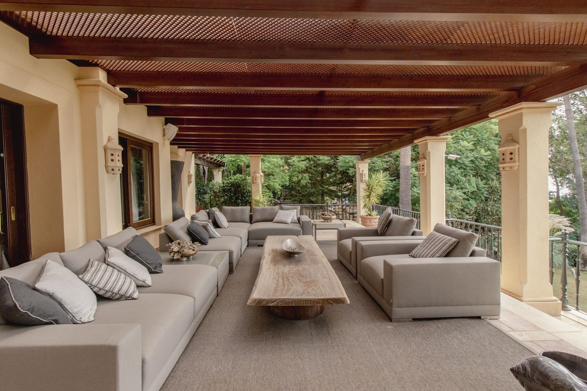 4 bedroom Villas for sale in La Zagaleta – R4140697