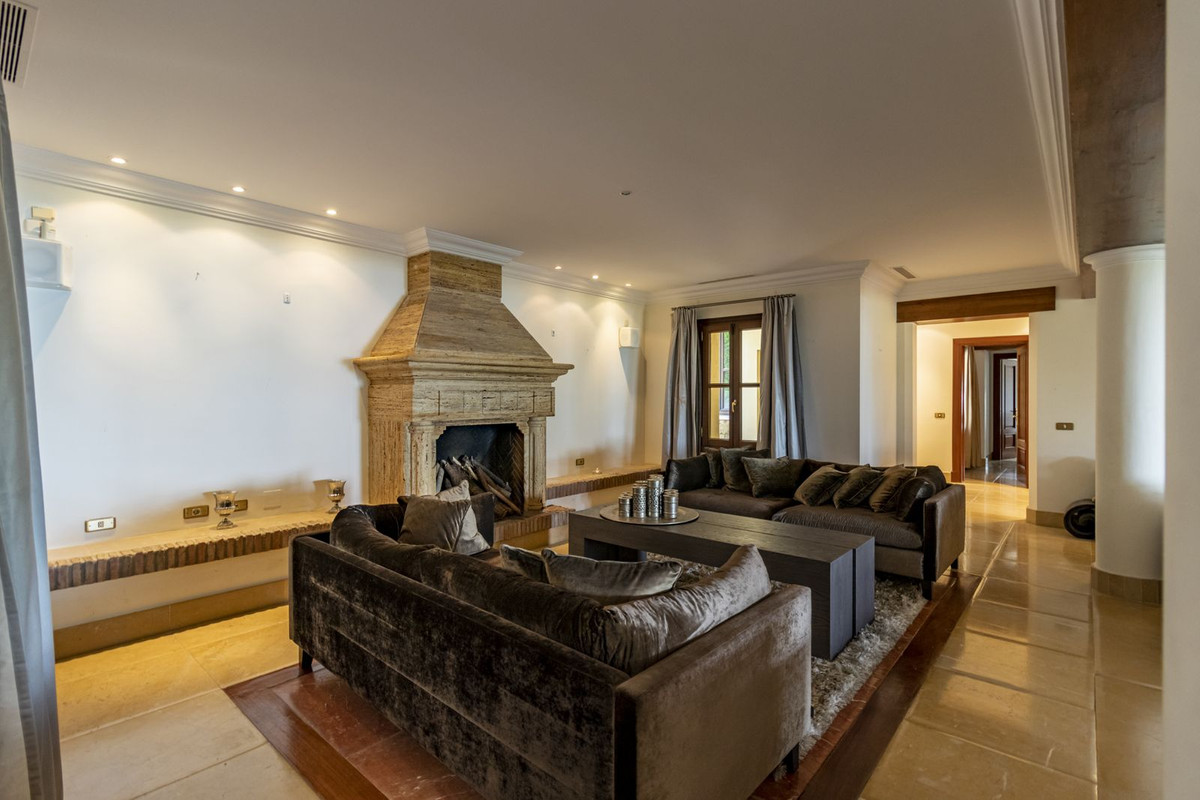 4 bedroom Villas for sale in La Zagaleta – R4140697