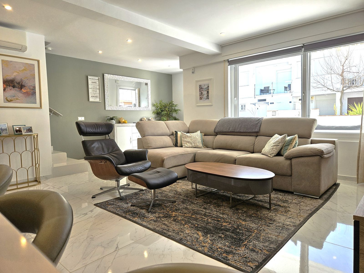 4 bedroom Townhouses for sale in La Cala de Mijas – R5297992