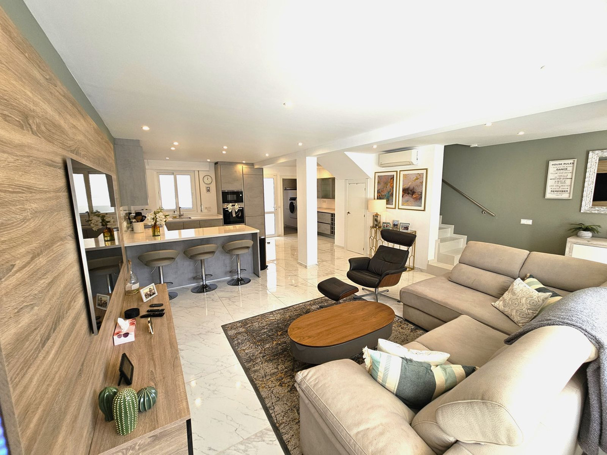 4 bedroom Townhouses for sale in La Cala de Mijas – R5297992