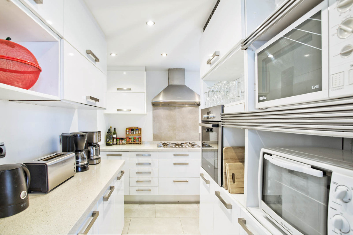 8 bedroom Villas for sale in Elviria – R4968919