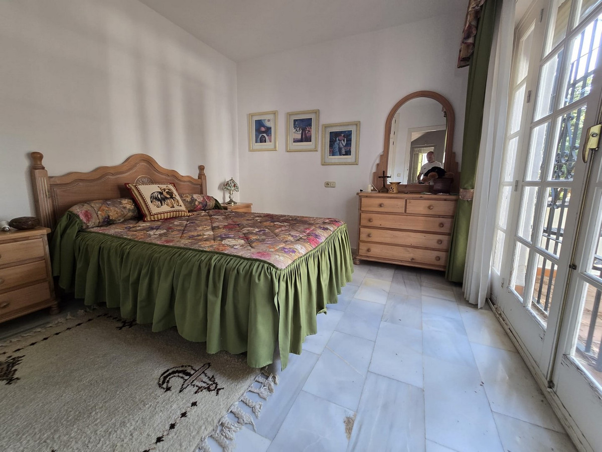 4 bedroom Villas for sale in Calahonda – R5272579