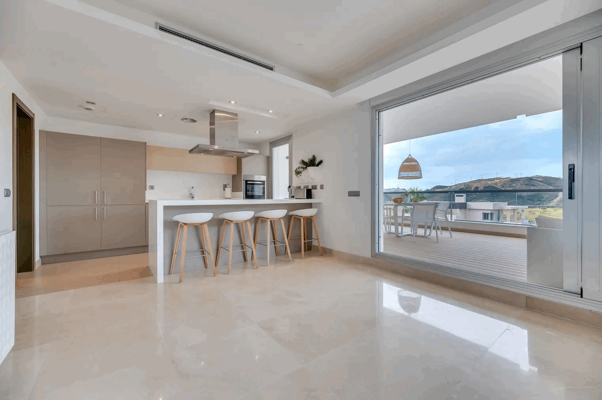 3 bedroom Apartments for sale in Los Arqueros – R5305408