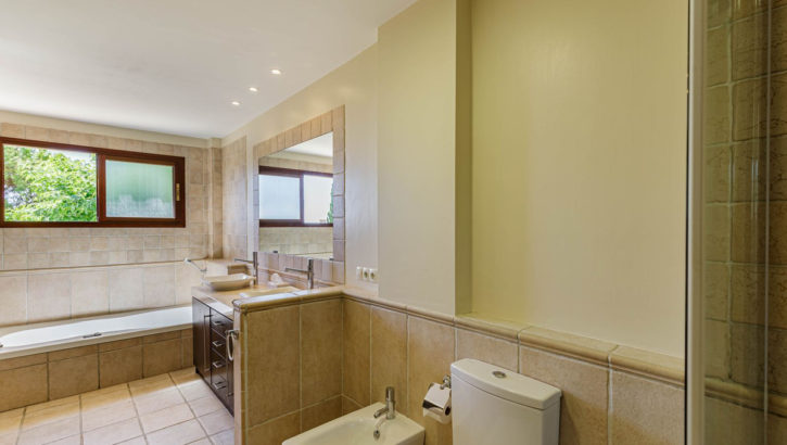 Villas de 5 dormitorios en venta en Los Arqueros – R5257678 Villas de 5 dormitorios en venta en Los Arqueros – R5257678 en