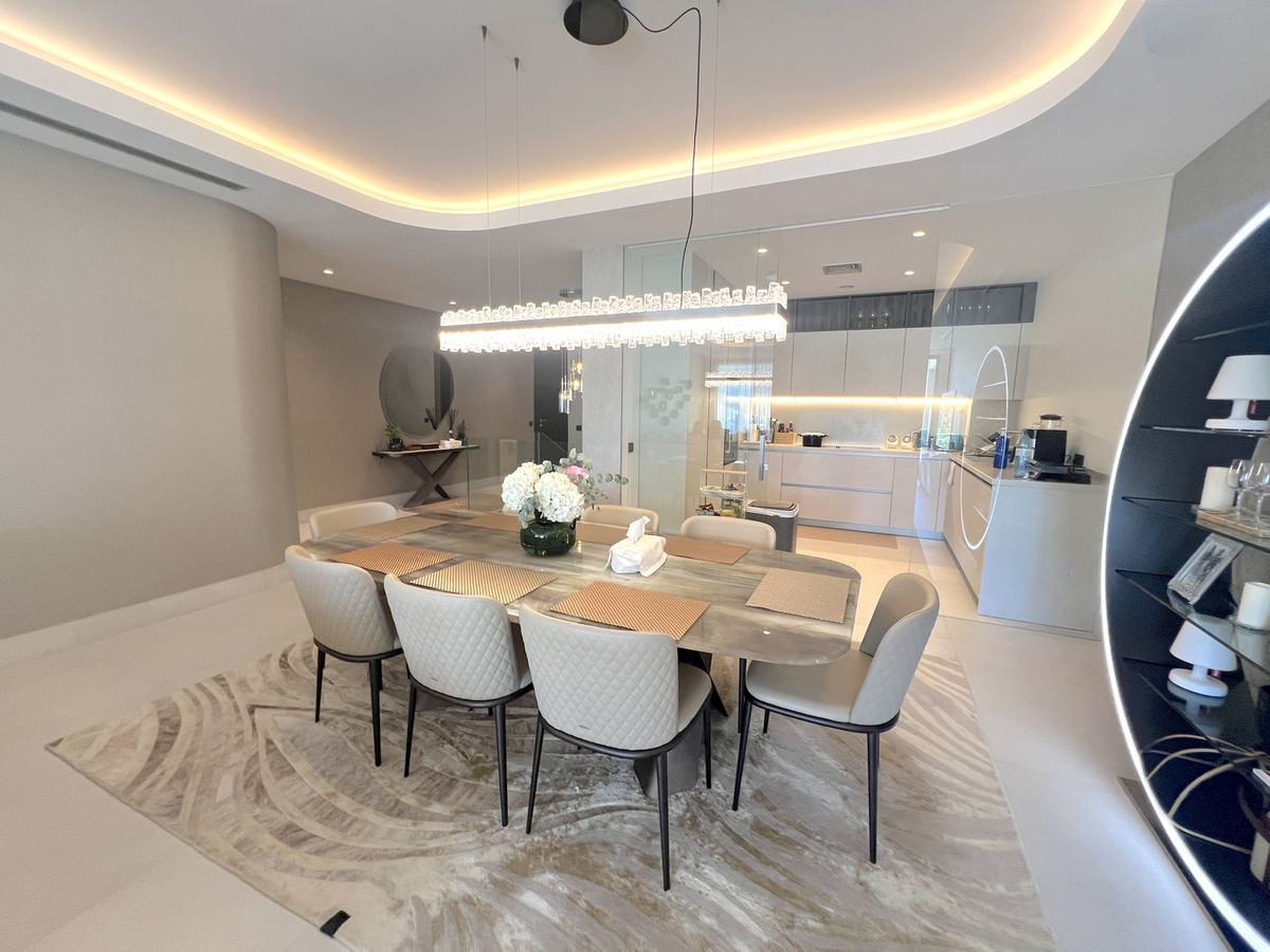 5 bedroom Apartments for sale in Milla de Oro – R5124055 5 bedroom Apartments for sale in Milla de Oro – R5124055