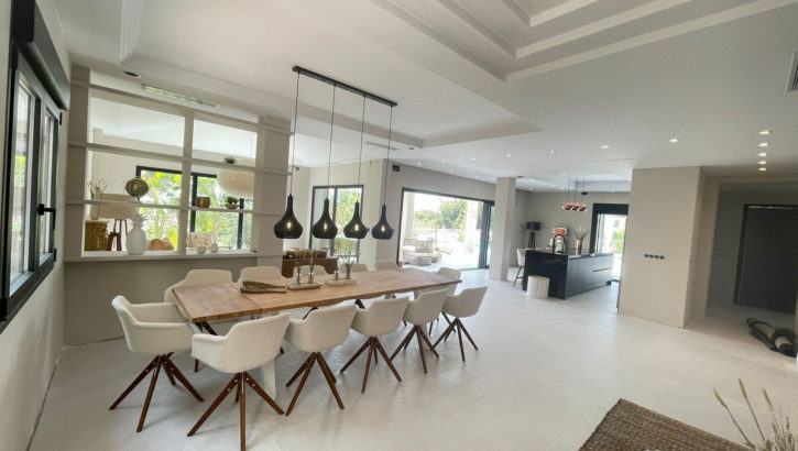 7 bedroom Villas for sale in Elviria – R3985633 7 bedroom Villas for sale in Elviria – R3985633 in