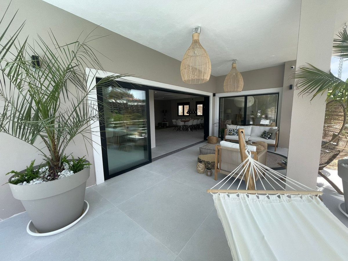 7 bedroom Villas for sale in Elviria – R3985633 7 bedroom Villas for sale in Elviria – R3985633